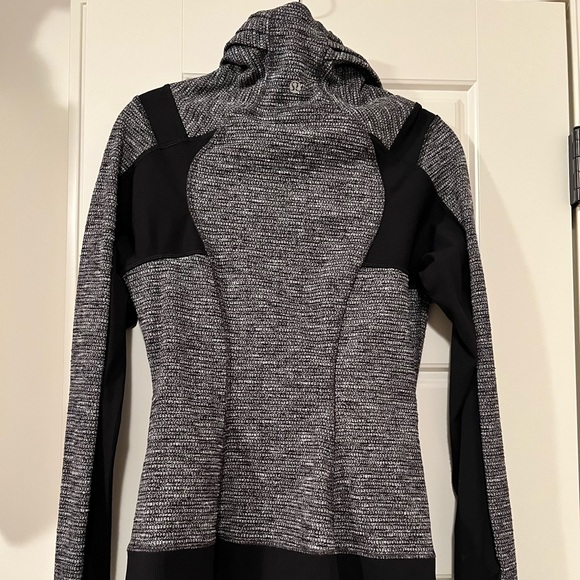 Lululemon wrap jacket RARE - Picture 2 of 4